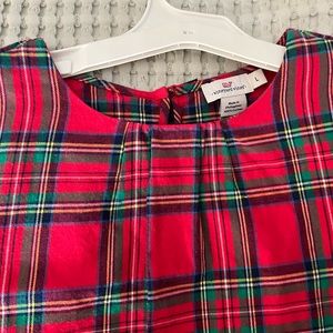 Girls Vineyard Vines holiday top.